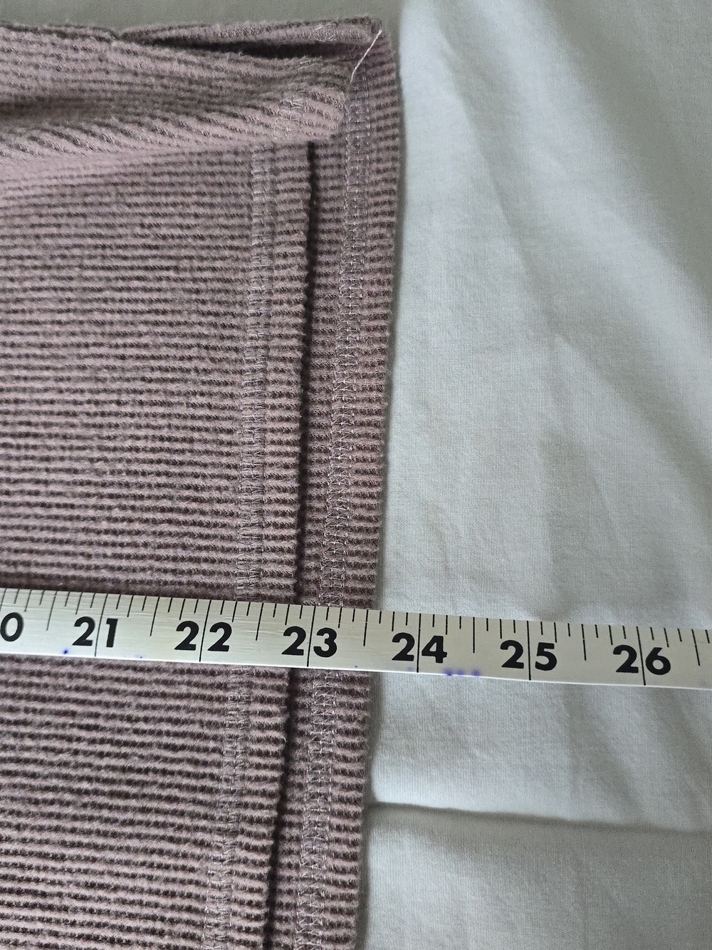 Relaxed V-Neck Women’s Sweater in Mauve Brown - Picture 4 of 4